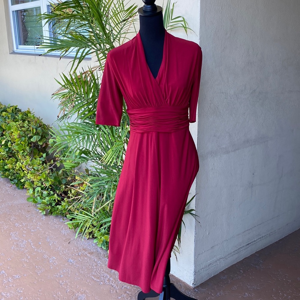 Evan Picone Burgundy dress up or down butterfly sleeve ruched waist midi